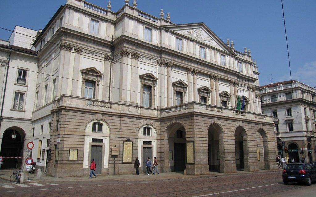 Intérieur d’un théâtre d’opéra italien pour illustrer la chanson italienne classique