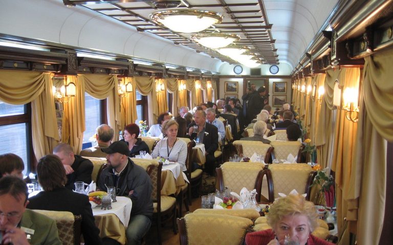 Train de luxe, voiture Golden Eagle Trans-Siberian Express