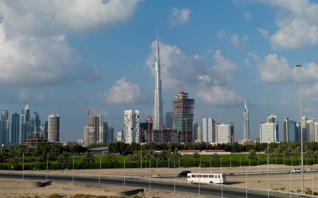 Photo réaliste liée à Dubaï : Est-il obligatoire de se marier pour vivre à Dubaï ?