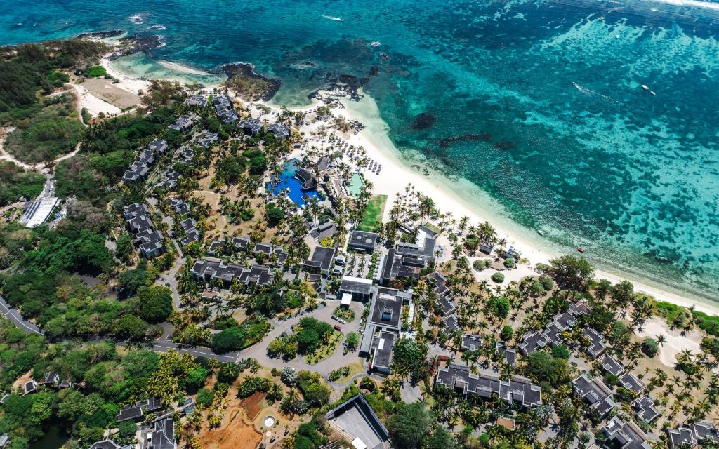 Plage turquoise de Belle Mare à Maurice pour illustrer un séjour en villa de rêve